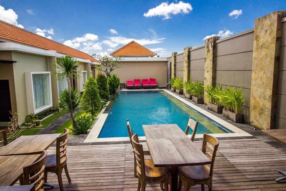 Svarna Suite Seminyak 6/62
