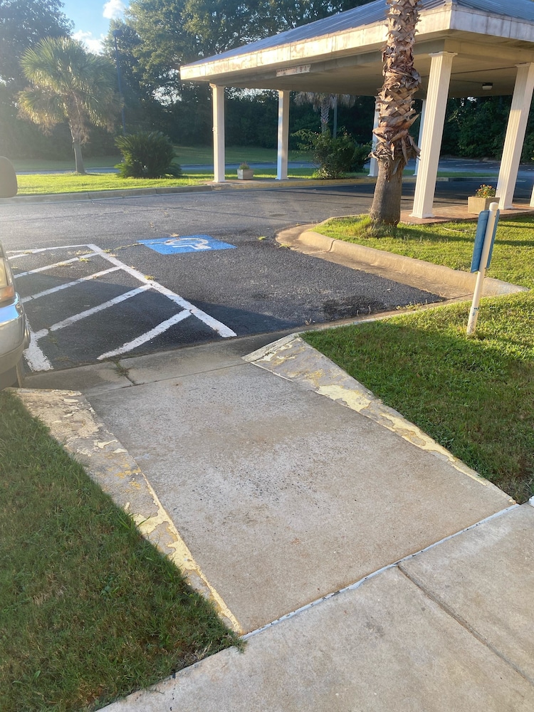 Motel6 Sandersville, GA 39/59