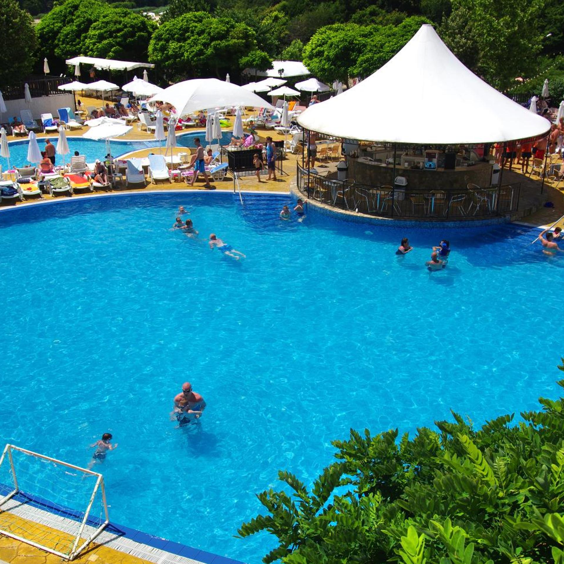 Bella Vista Beach Club 44/54
