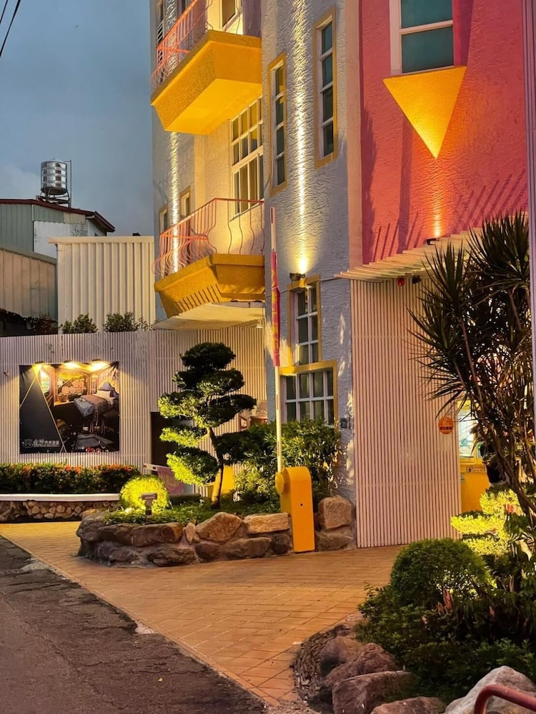 Jin Sha Motel 47/49