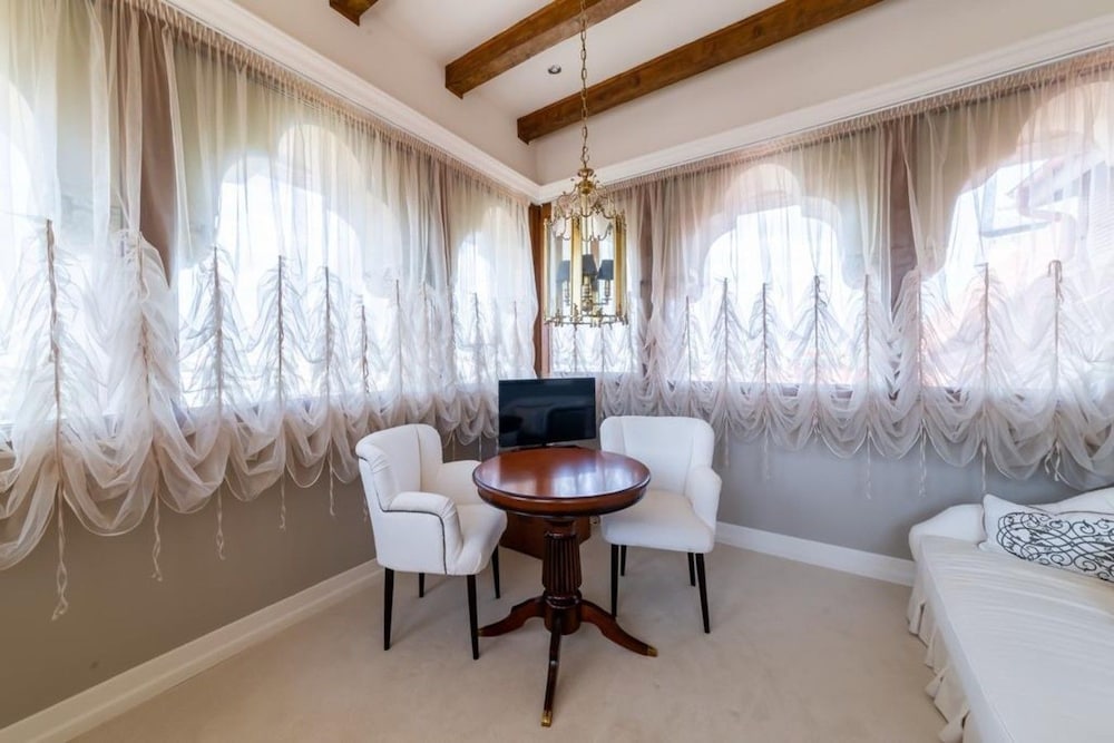 Suter Palace Boutique Hotel 50/69