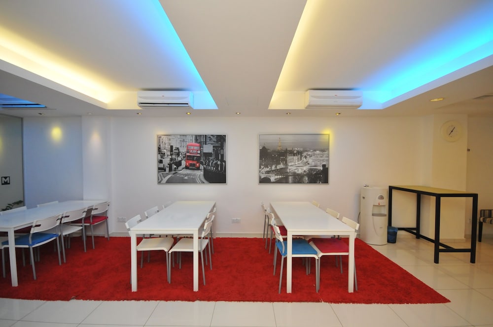 M Design Hotel 38/42