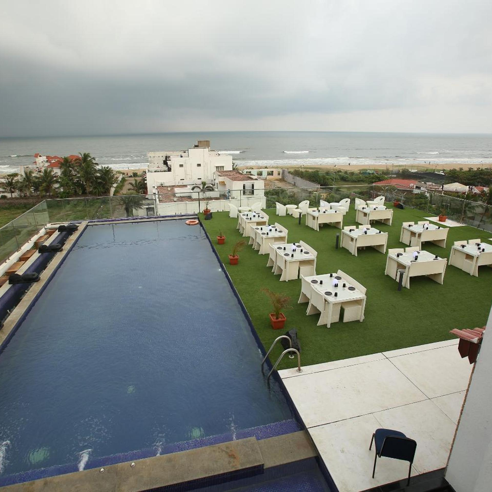 The Bentley Seaside Boutique Hotel 48/50