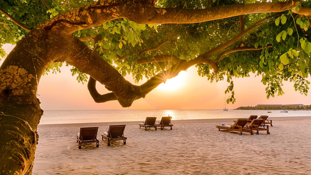 Sunrise Pasirkudah 36/50