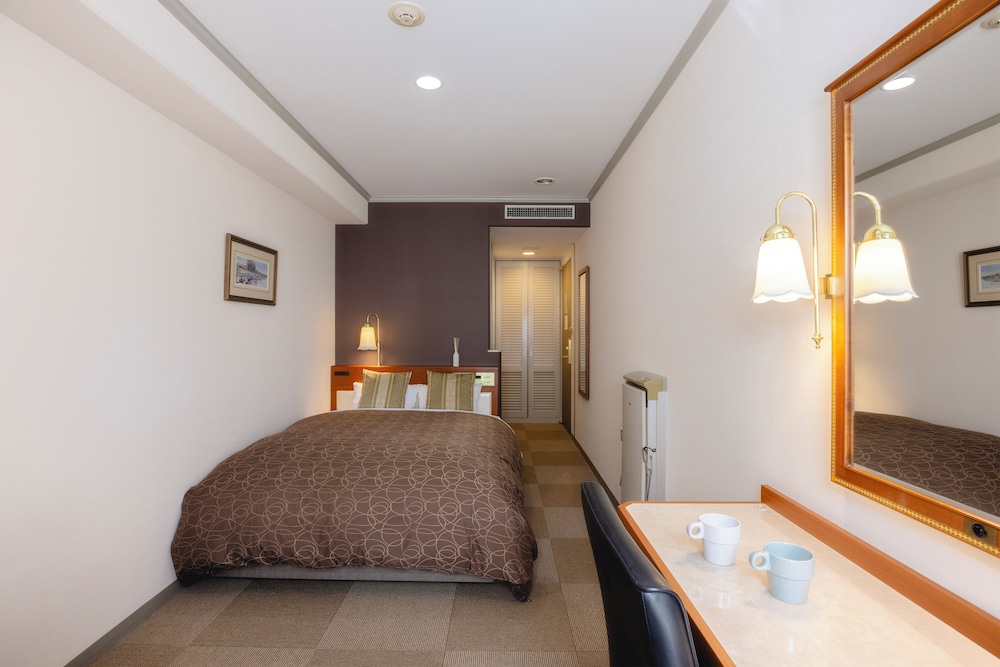 ROOM, DOUBLE BED, SMOKING
