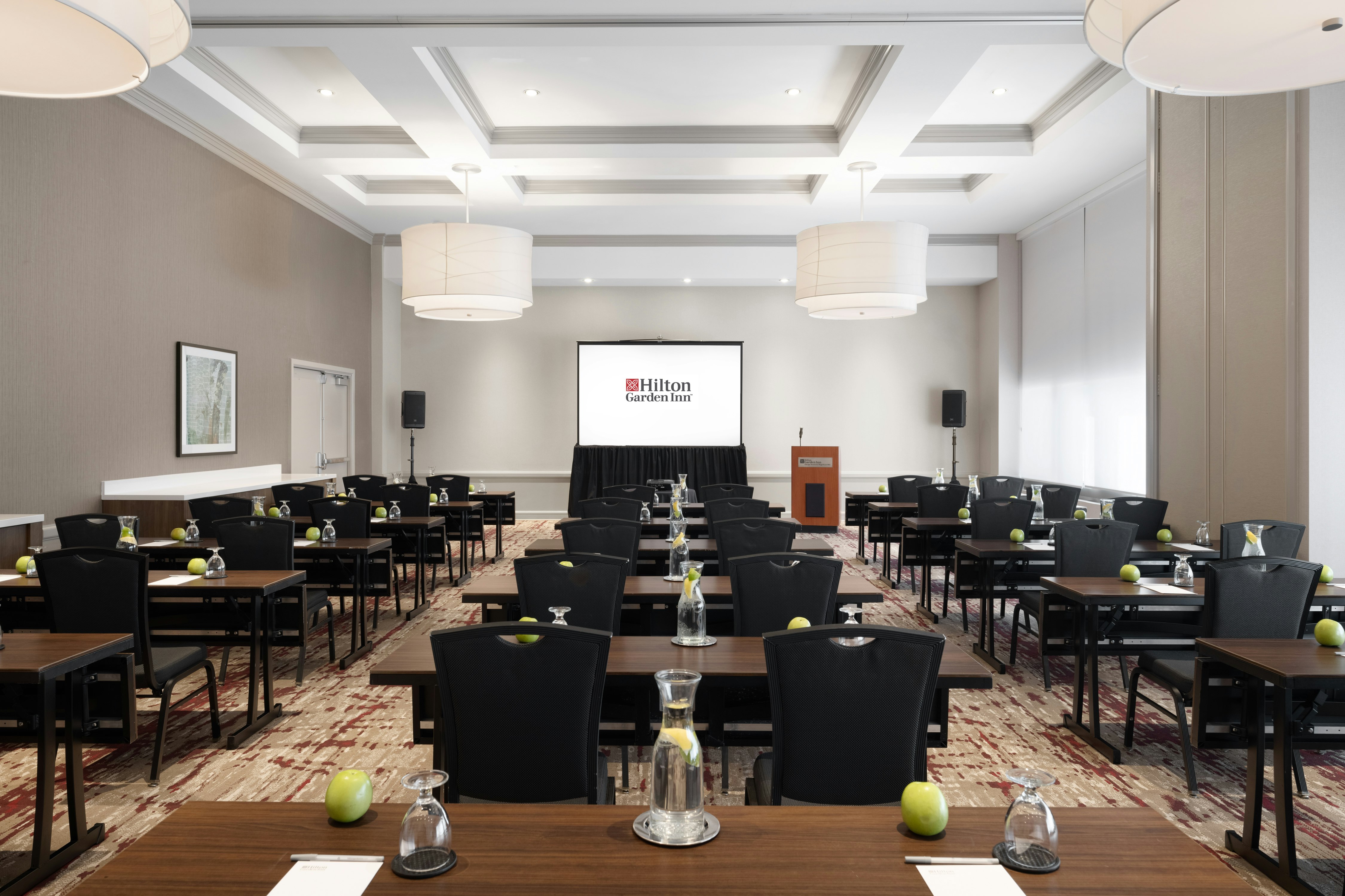 Hilton Garden Inn Chicago Downtown/Magnificent Mile 55/70