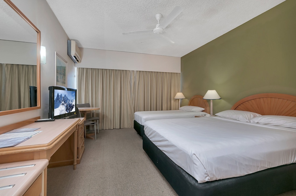 Mercure Cairns 15/64