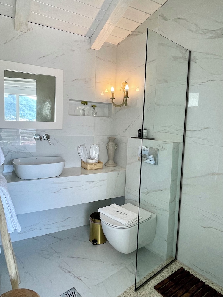 Mare Monte Boutique Hotel 46/50