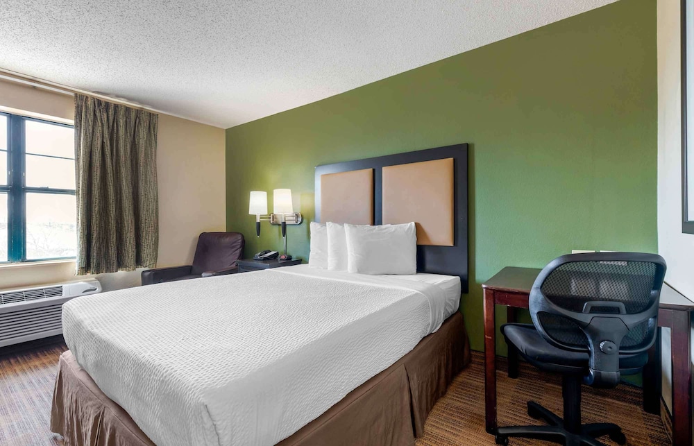 STUDIO, QUEEN BED, ACCESSIBLE