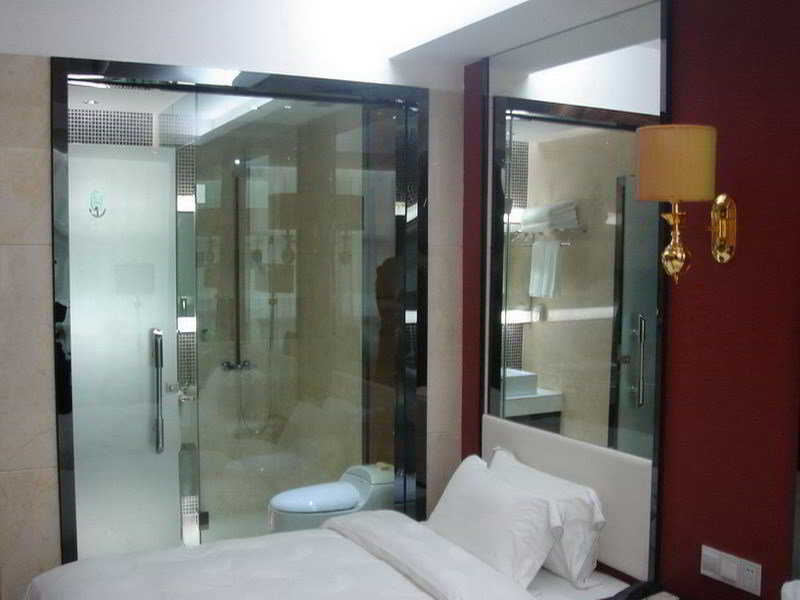 Milu Hotel 20/20