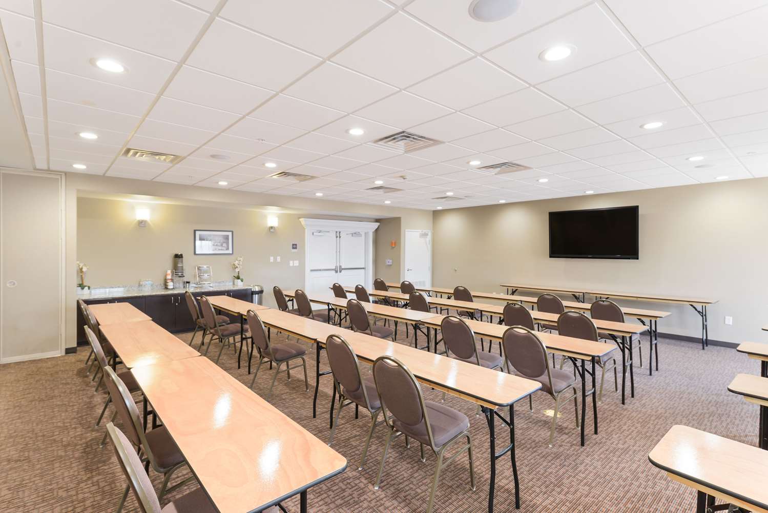 Sleep Inn and Suites Midland West 33/42