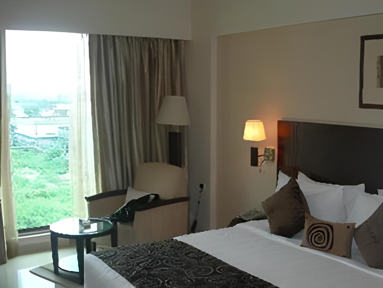 Suite, Double and Twin Beds