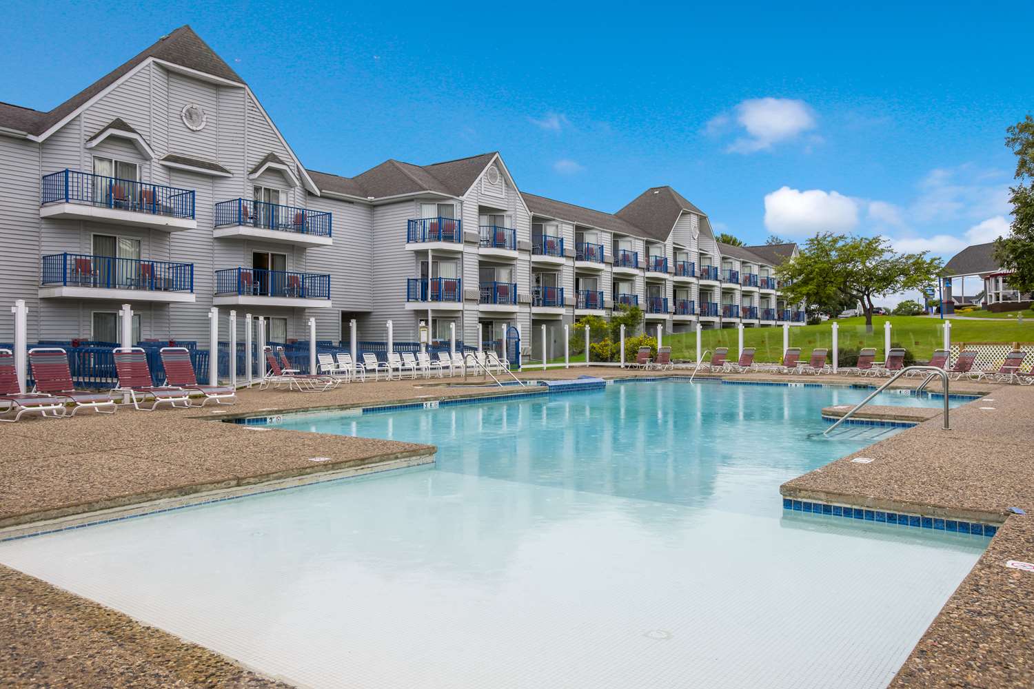 Best Western Harbour Pointe Lakefront 37/37