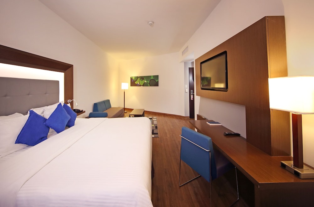 Novotel Panama City 10/71