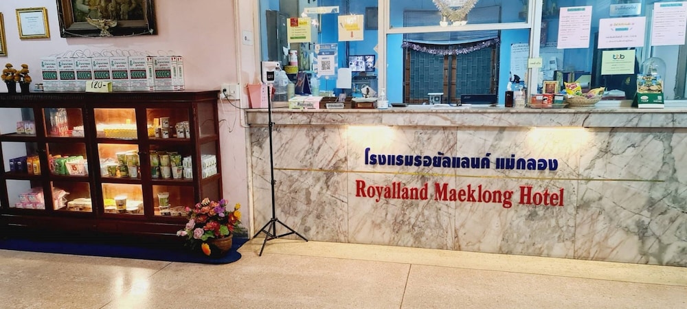 Royal Land Mae Klong Hotel 36/42