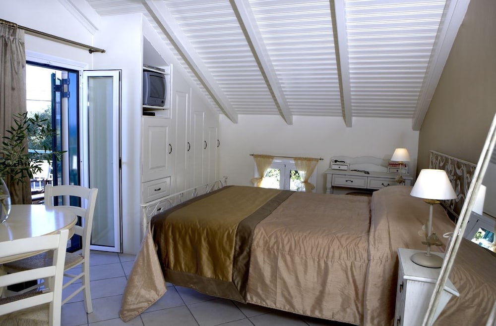Dafnoudi Hotel Apartments 11/44