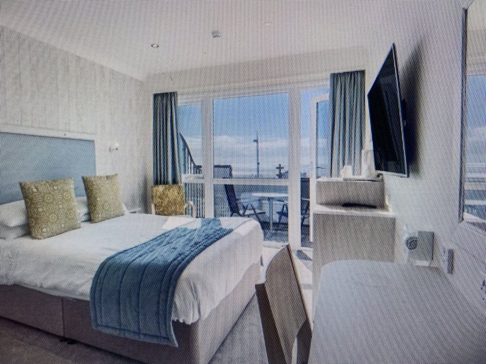St. Ives Hotel 10/50