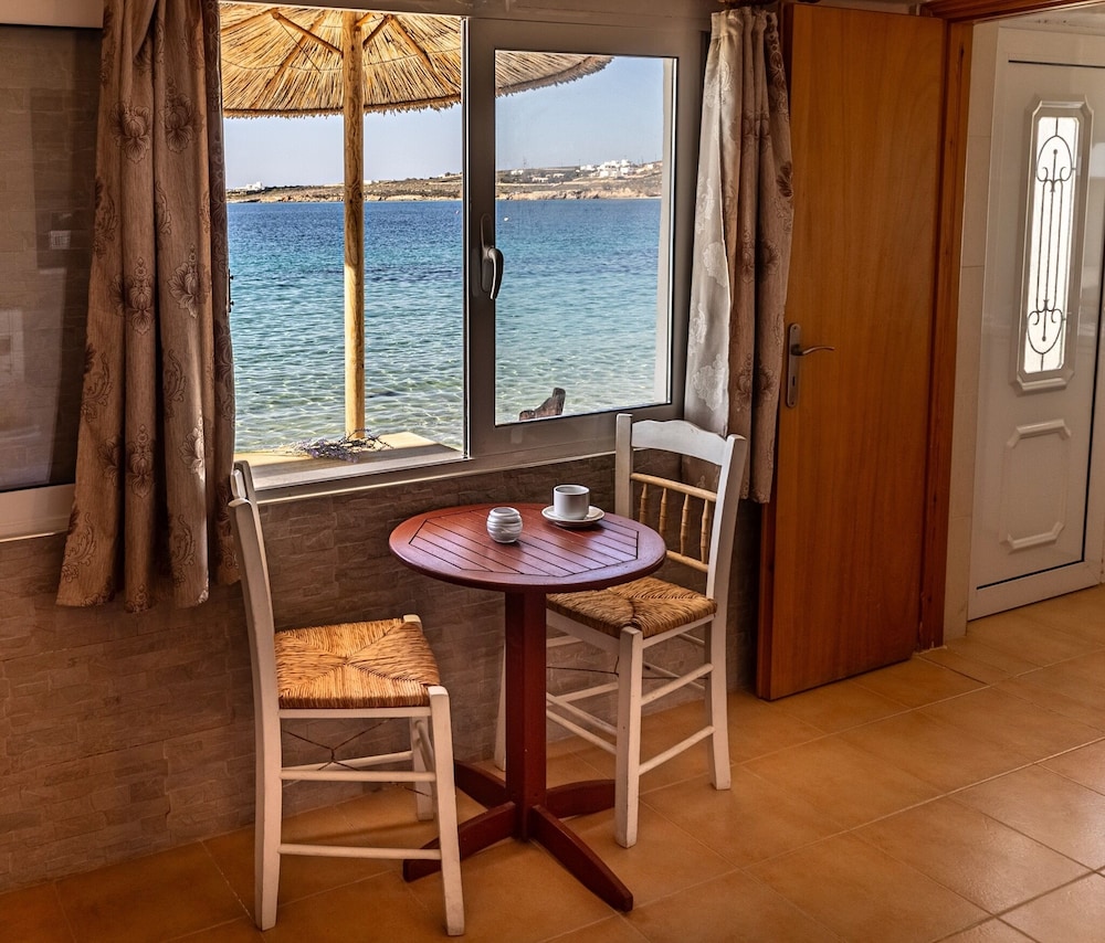 Petalides Apartments 10/24