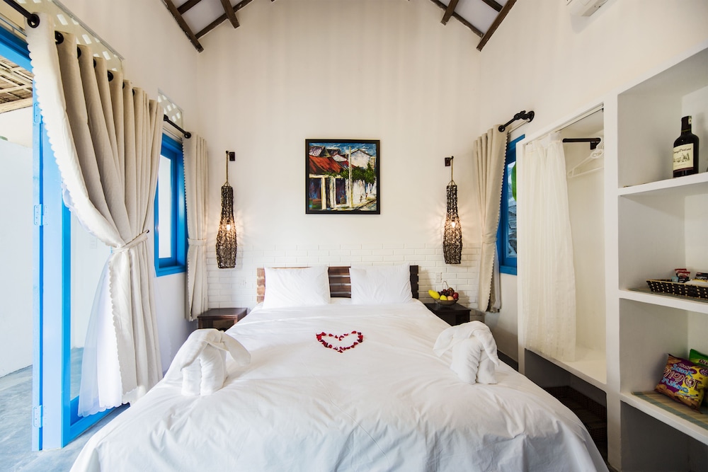 Cashew Tree Bungalow 18/65