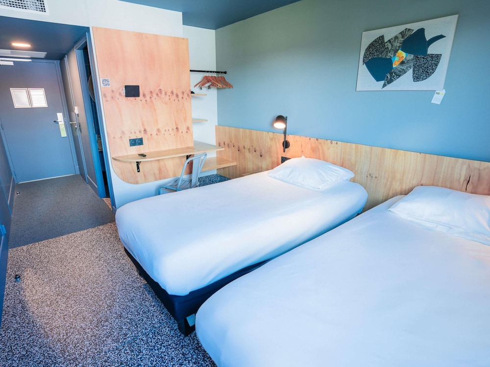 Pop, Twin Beds