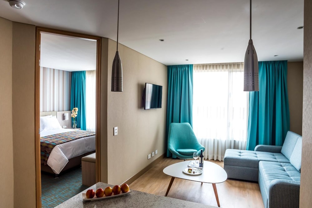 Hotel Plaza Suites 24/65