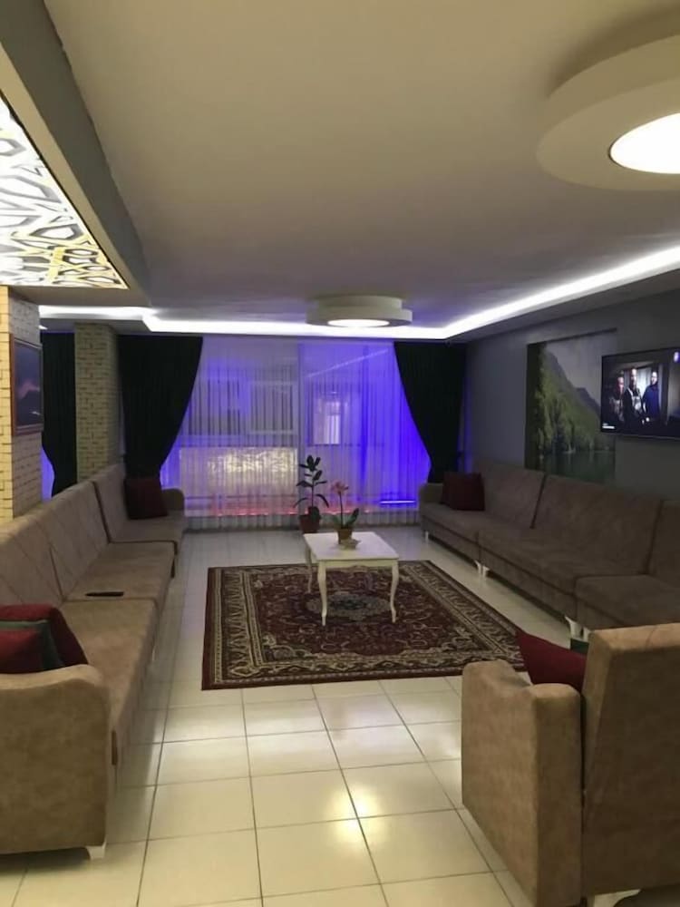 Comfort Suites Hotel 35/50