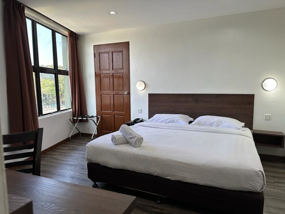 Baron Hotel 20/42