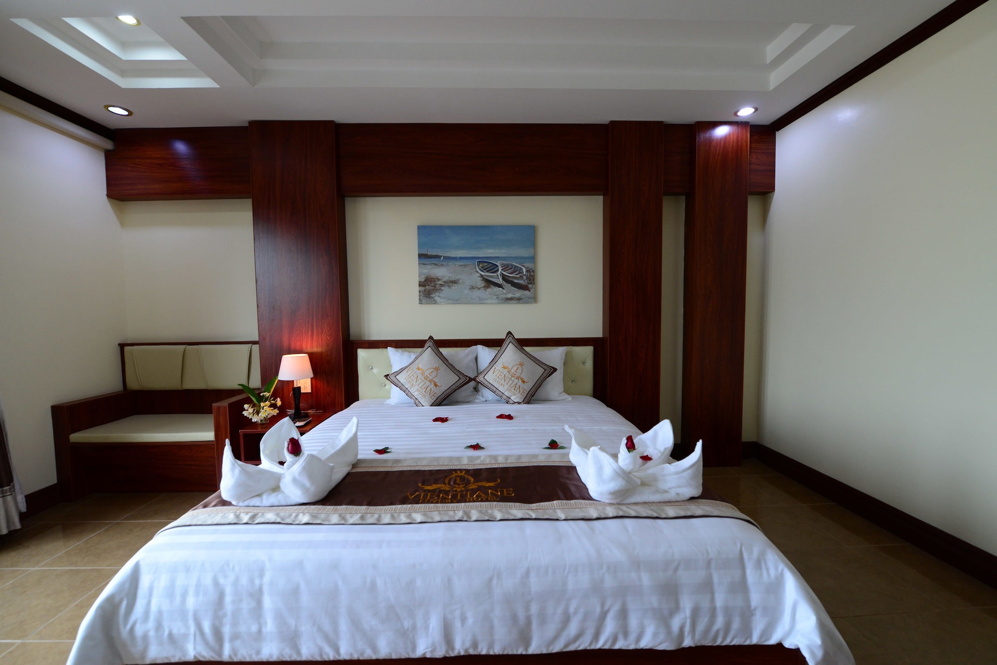 DELUXE, DOUBLE BED