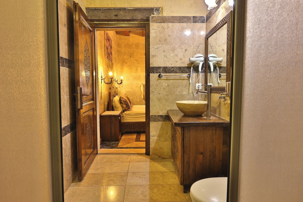 Goreme Valley Cave House 50/50