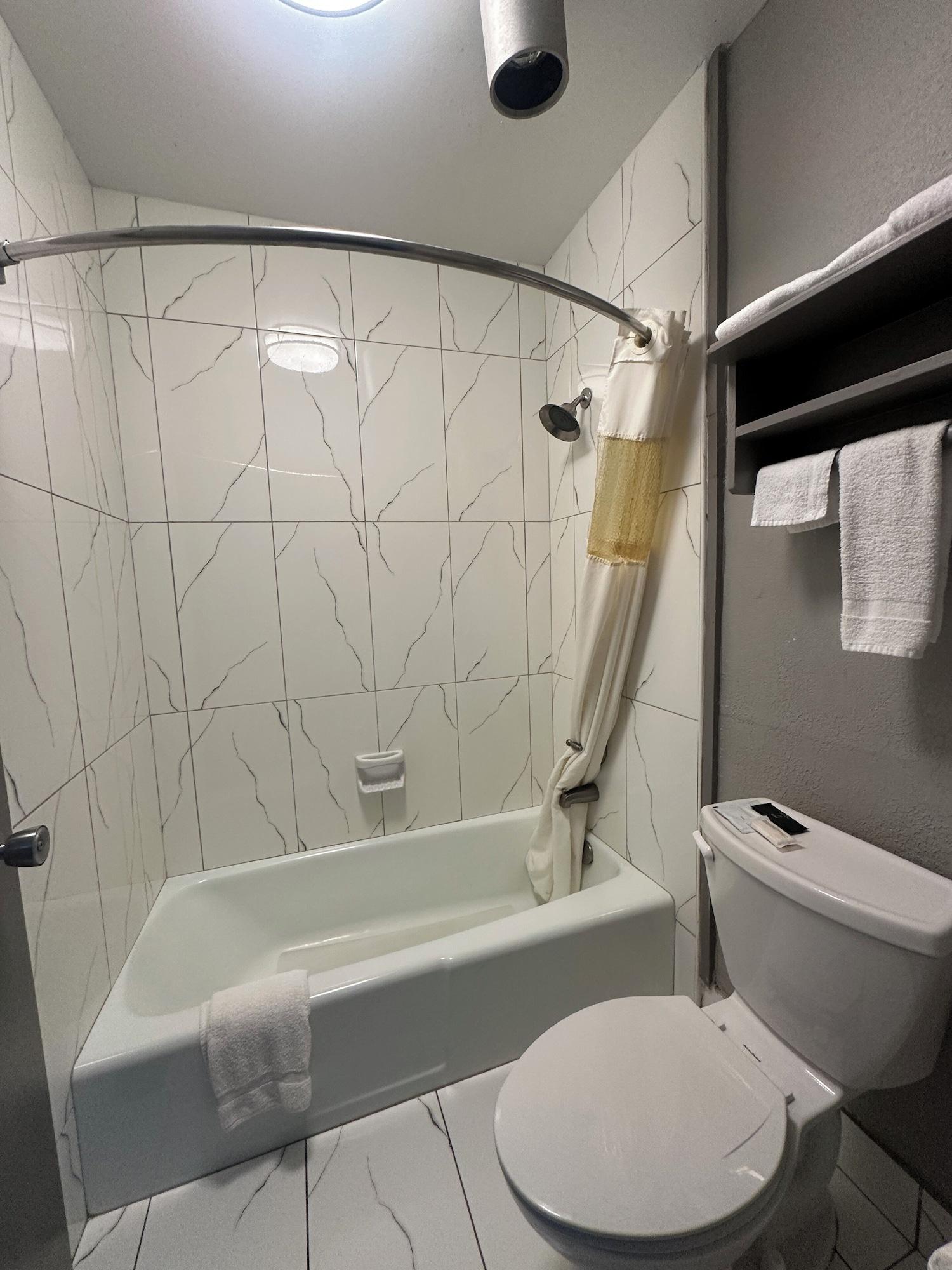 Executive Inn 36/41