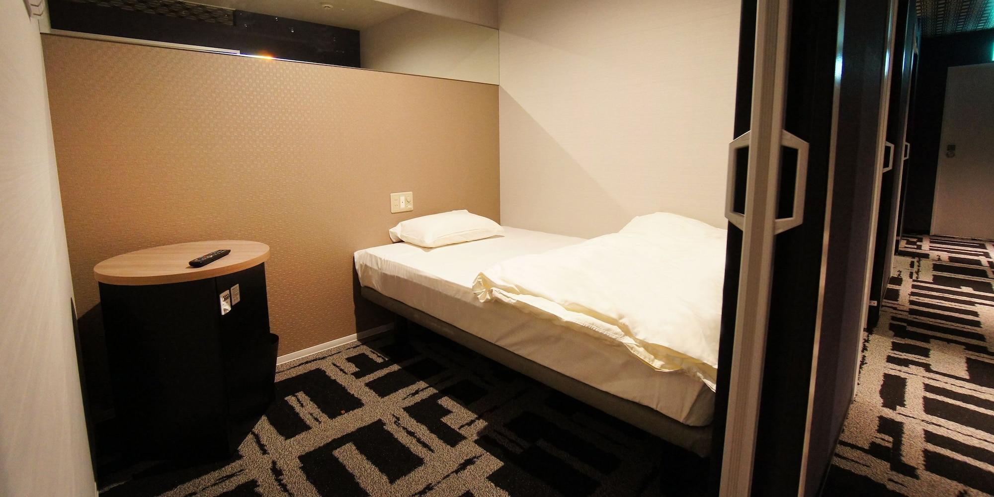 Male Dorm, Cabin, Shared Bathroom