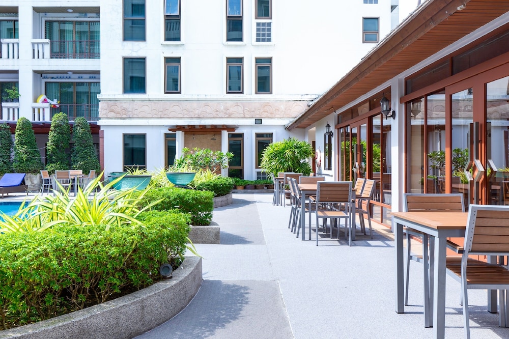 Lasalle Suites Spa 66/74
