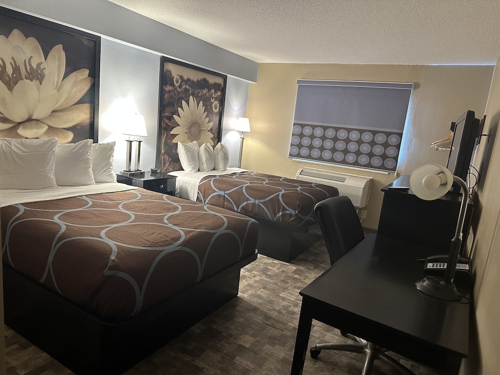 Super 8 By Wyndham Baltimore/Essex Area 7/20