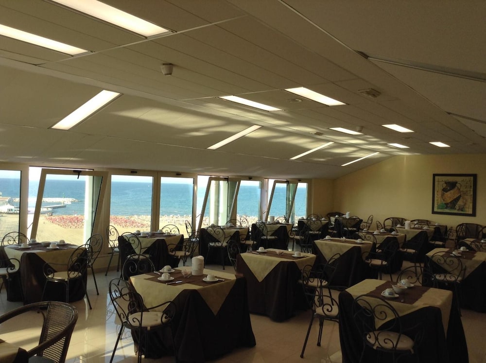 Hotel Borgo Marina 29/50