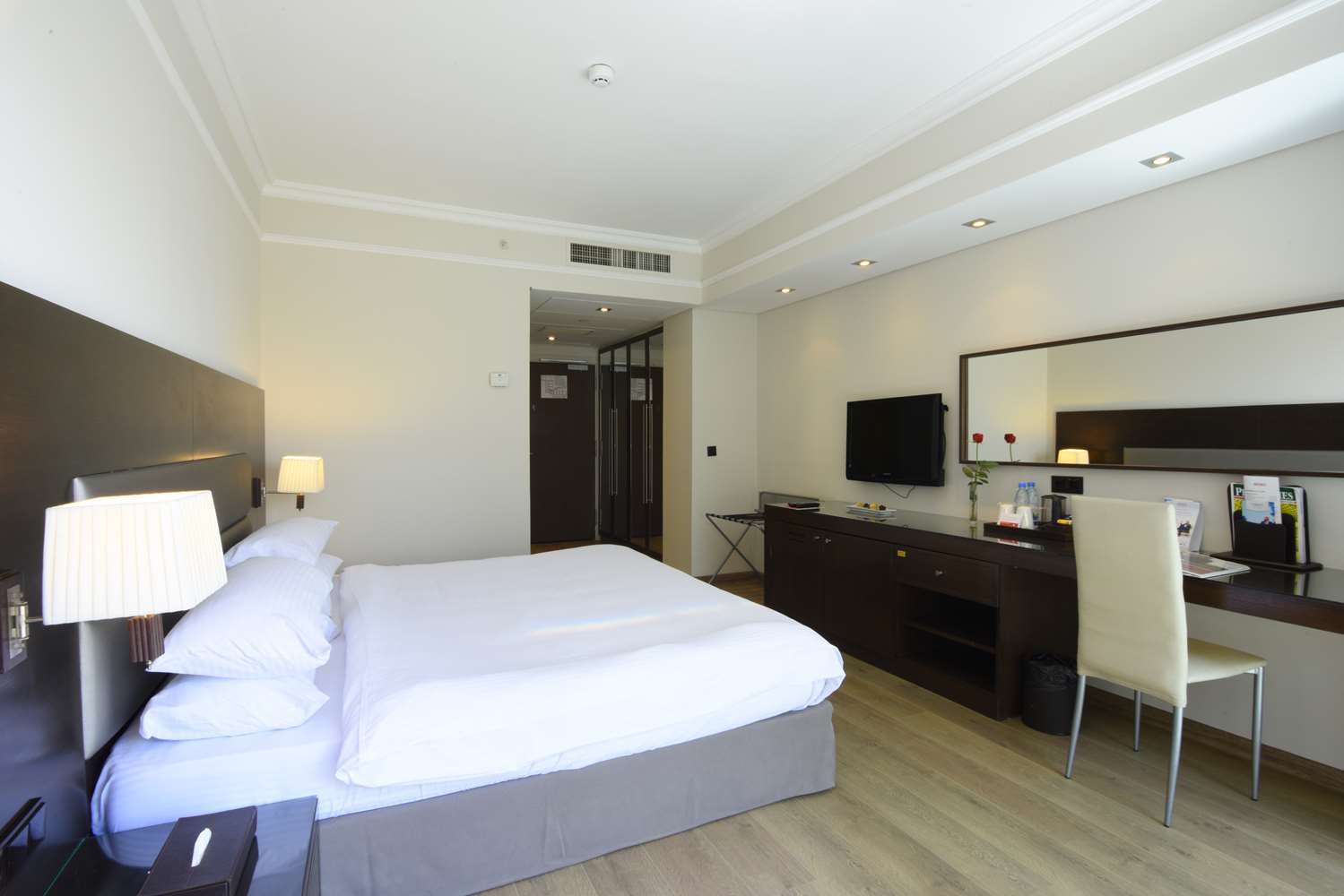 Ramada By Wyndham Downtown Beirut 12/56