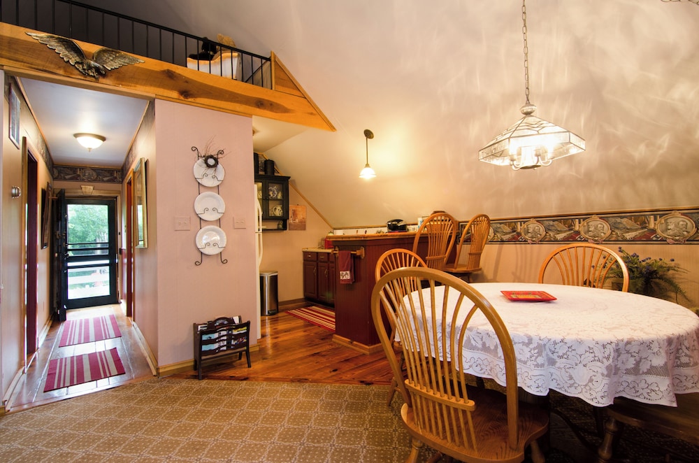 Lily Garden Bed and Breakfast 13/28
