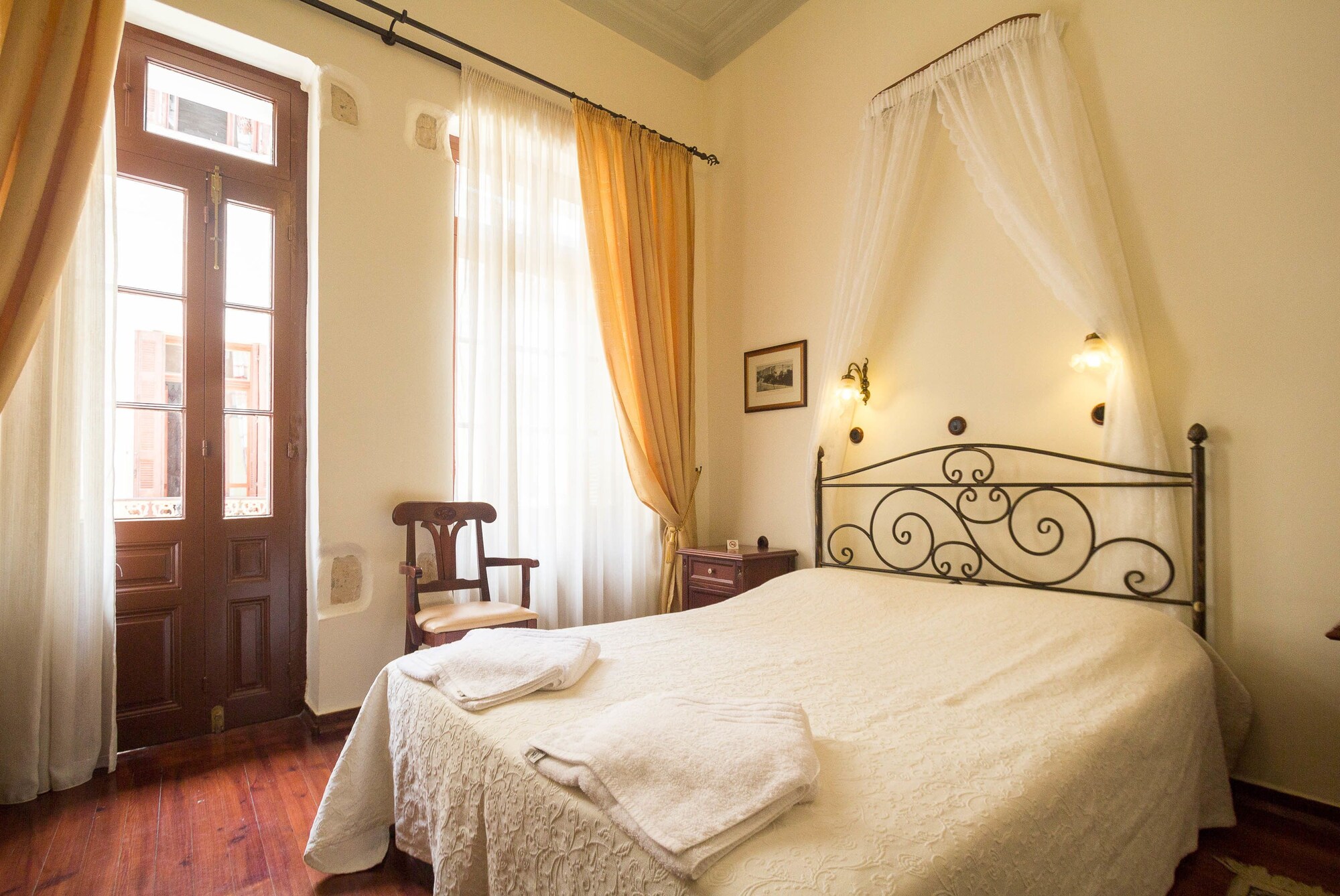 COMFORT, SUITE