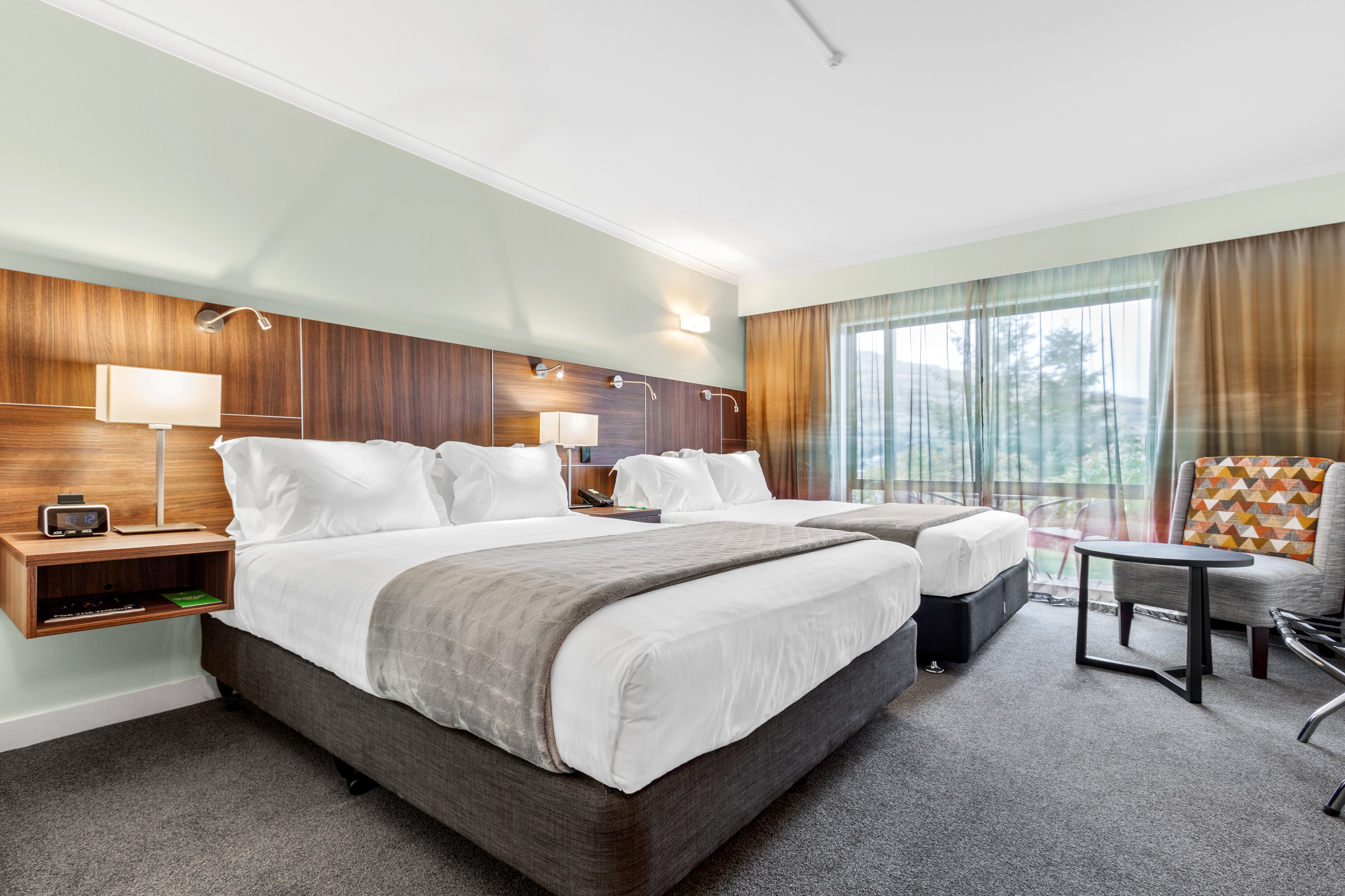 HOLIDAY INN QUEENSTOWN FRANKTON ROAD 27/76