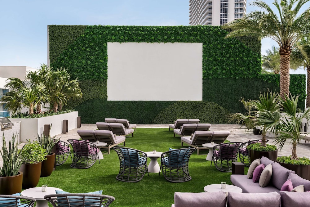 Hyde Beach House 55/63