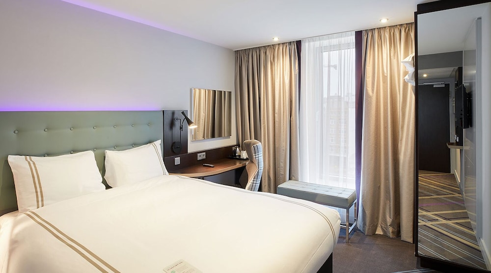 SUPERIOR, DOUBLE BED