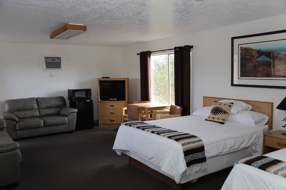 The Riverside Ranch Rv Park Motel & Campground 23/67