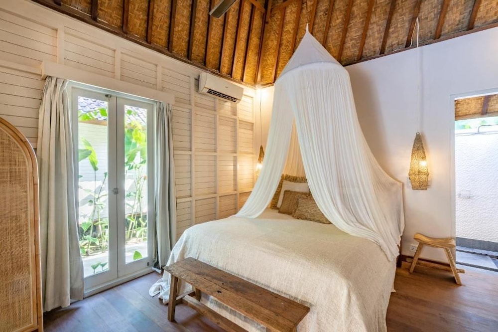 Castaway Resort 9/48