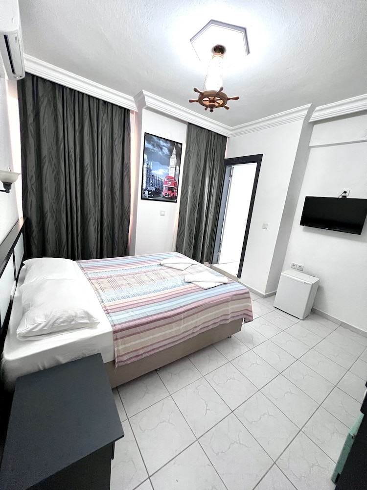 STANDARD, DOUBLE OR TWIN BED