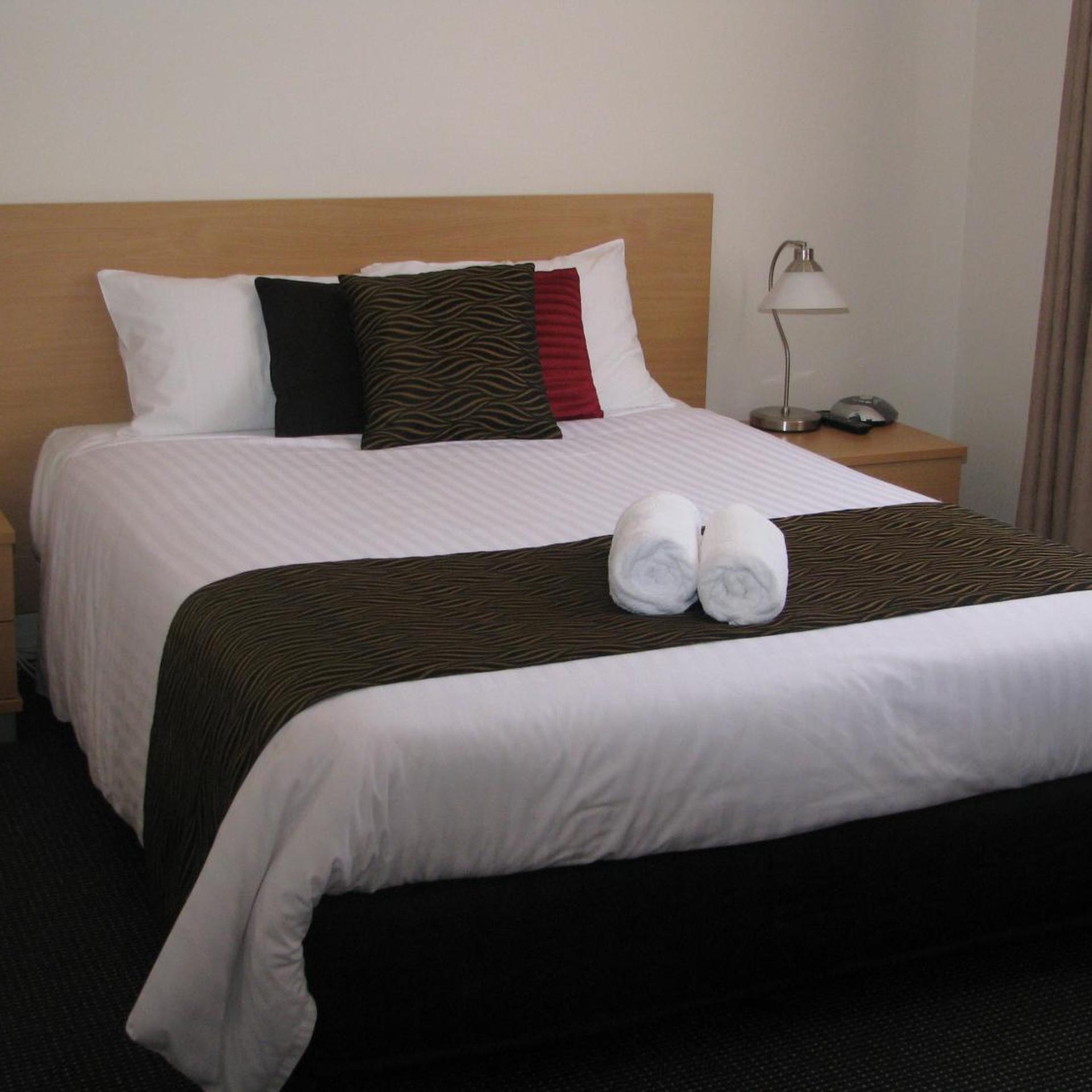 2 Bedrooms, Courtyard, Terrace