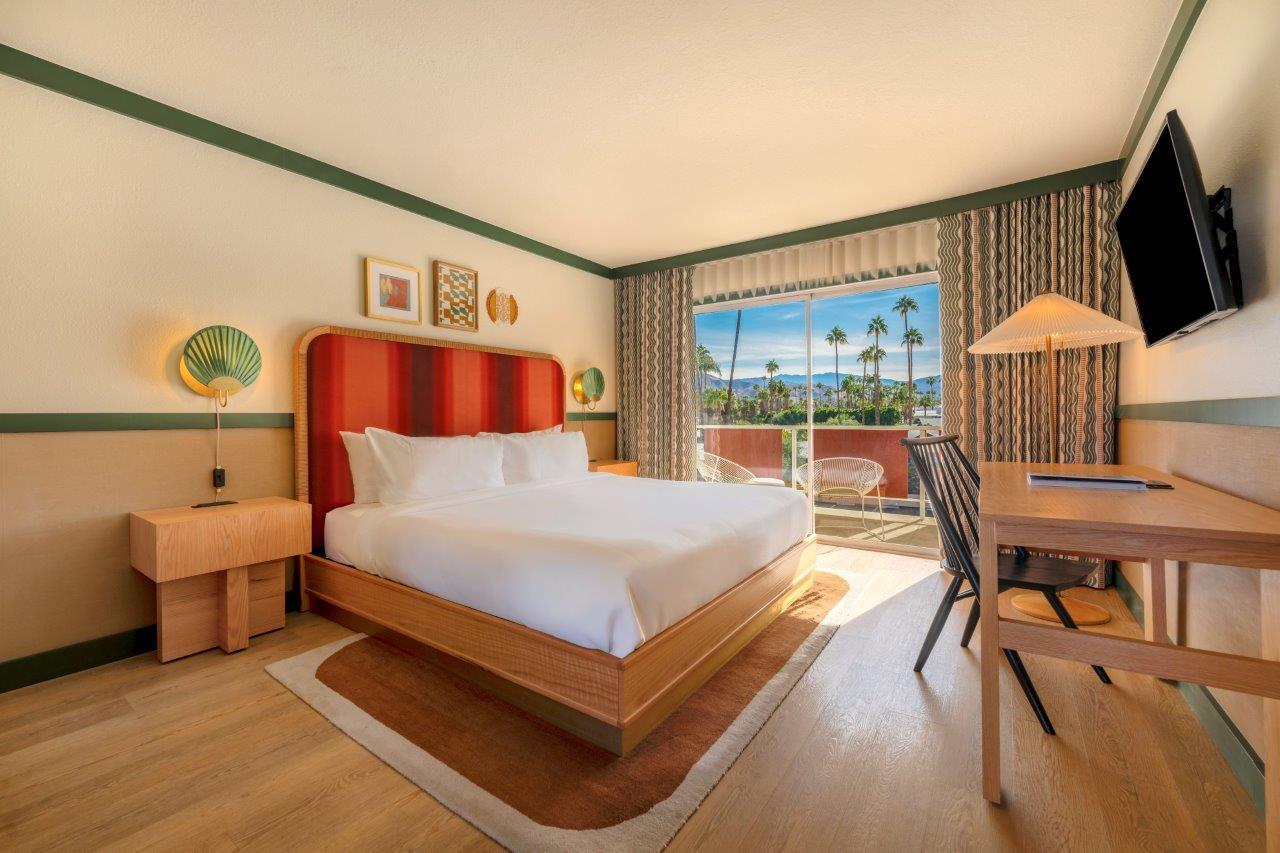 Oasis, King Bed, Accessible