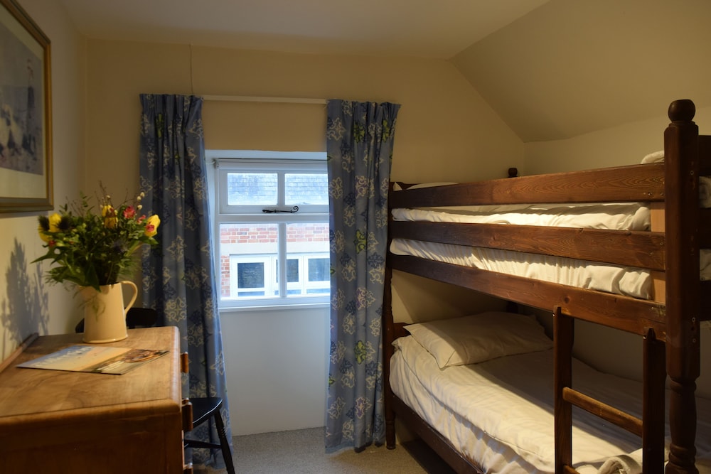 Noel Arms Hotel 38/49