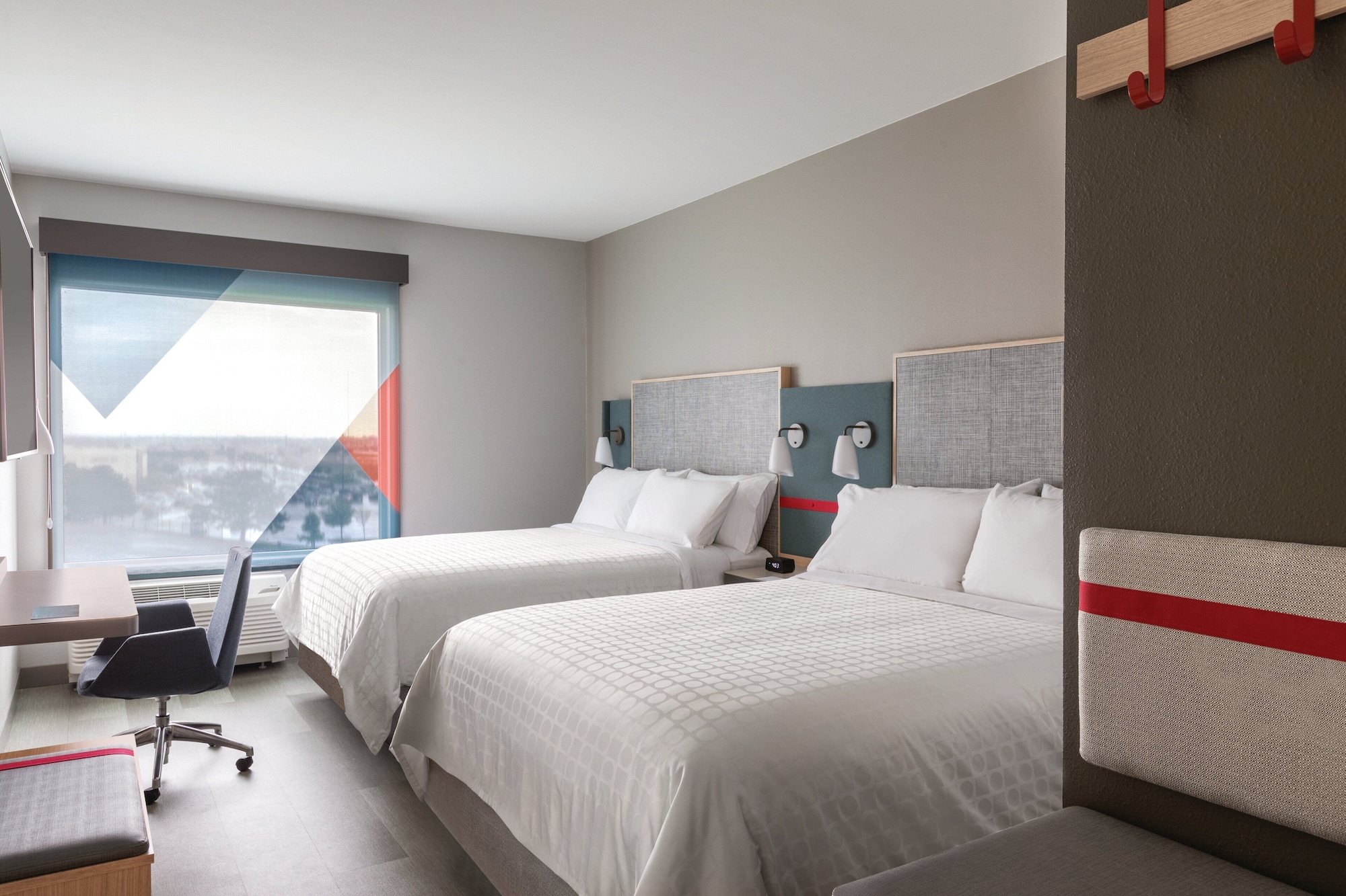 STANDARD, 2 QUEEN BEDS