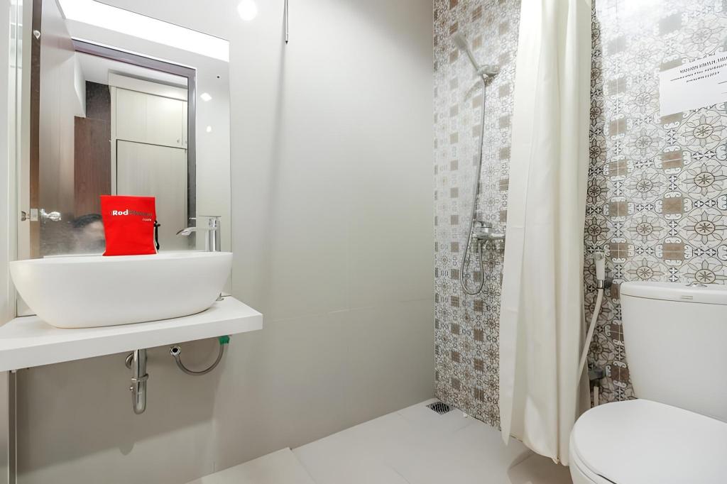 Reddoorz Plus @ Tb Simatupang 47/49