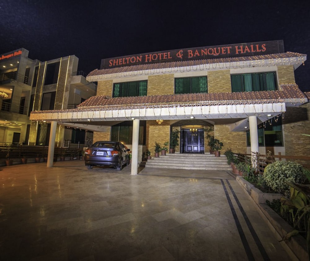 SHELTON HOTEL 7/82