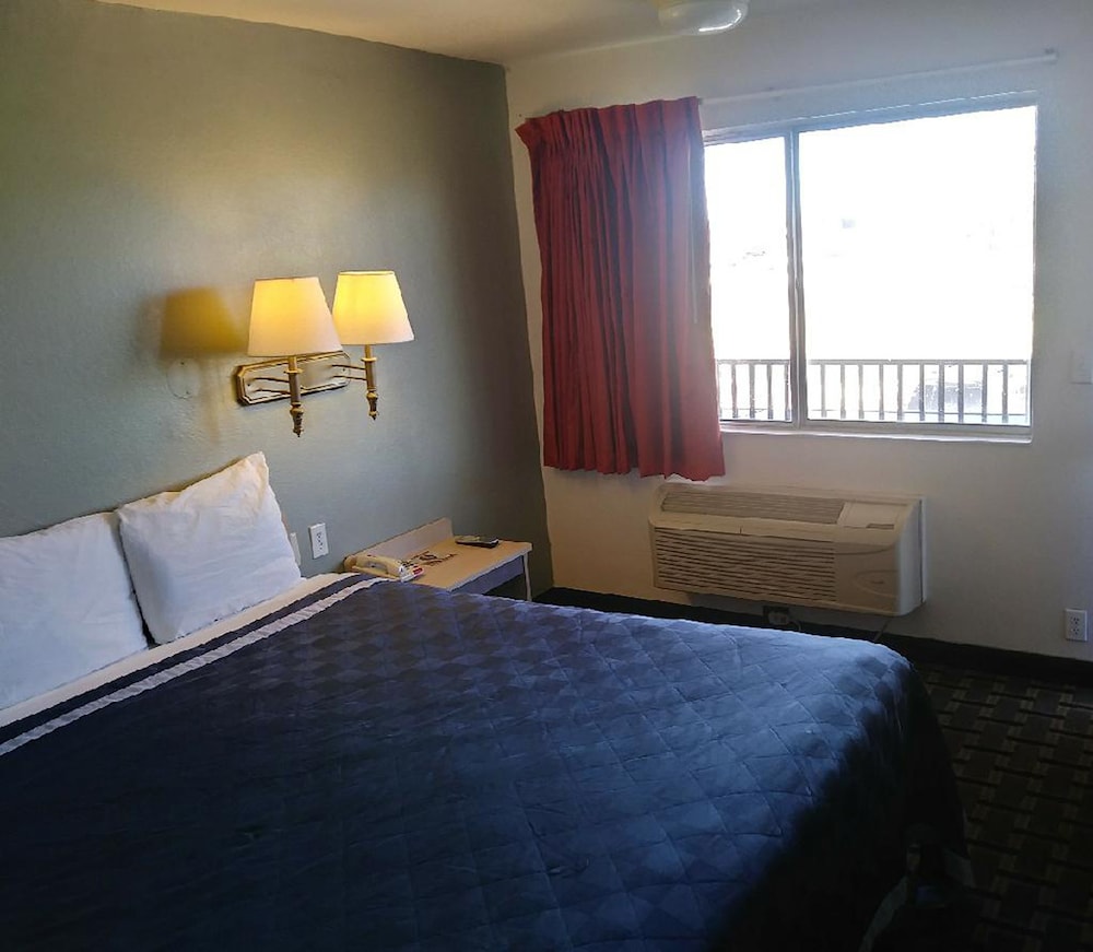 Americas Best Value Inn Amarillo Airport 24/34